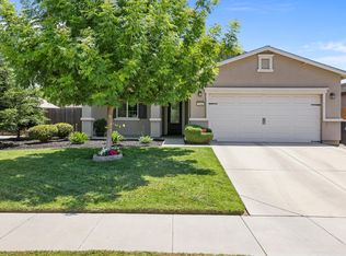 3348 N Shady St, Visalia, CA 93291