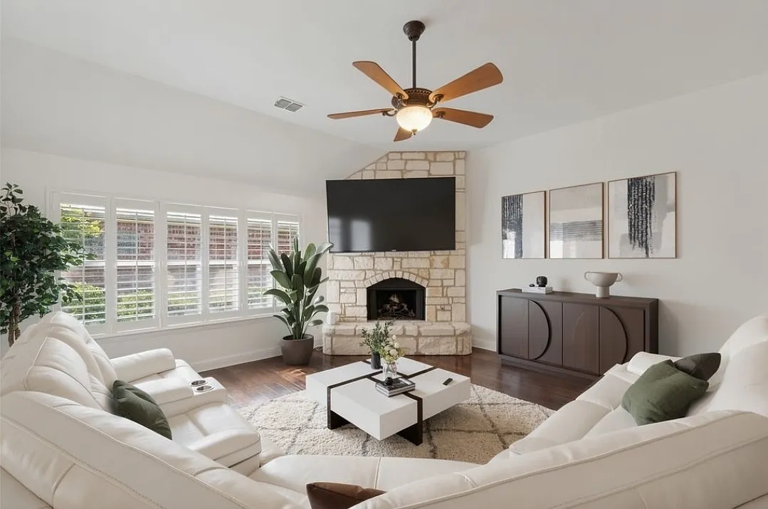 4 bed, 2476 sqft, $2,950 — Photo 4