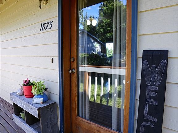 5th image of 1875 Lake Dr