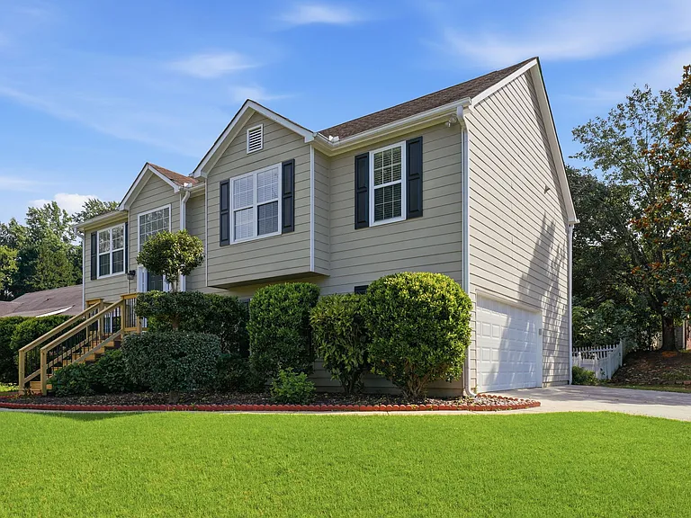 1161 Riverside Run Ln — Photo 4