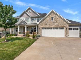 6476 Cardinal Rd, Bettendorf, IA 52722