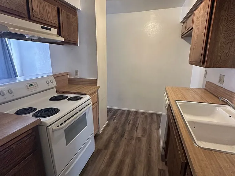 1001 McDonald Way #19 — Photo 7