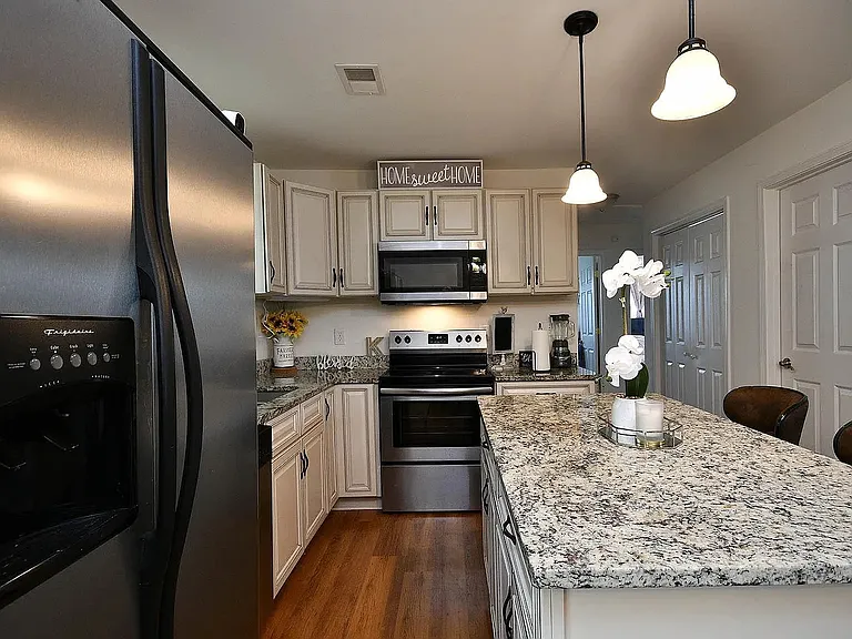 4 Blossom Dr — Photo 17