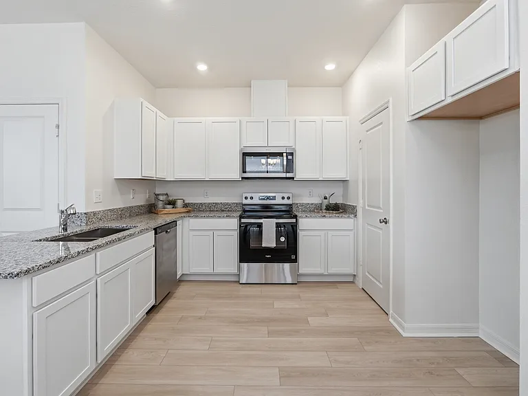 9572 Westside Hills Dr — Photo 10