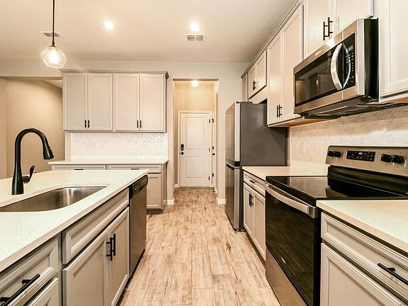 3rd image of 2495 Arbor Wind Dr