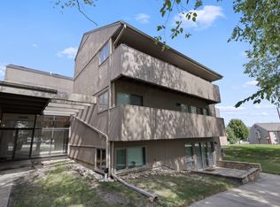 218 Bienterra Trl APT 2F, Rockford, IL 61107