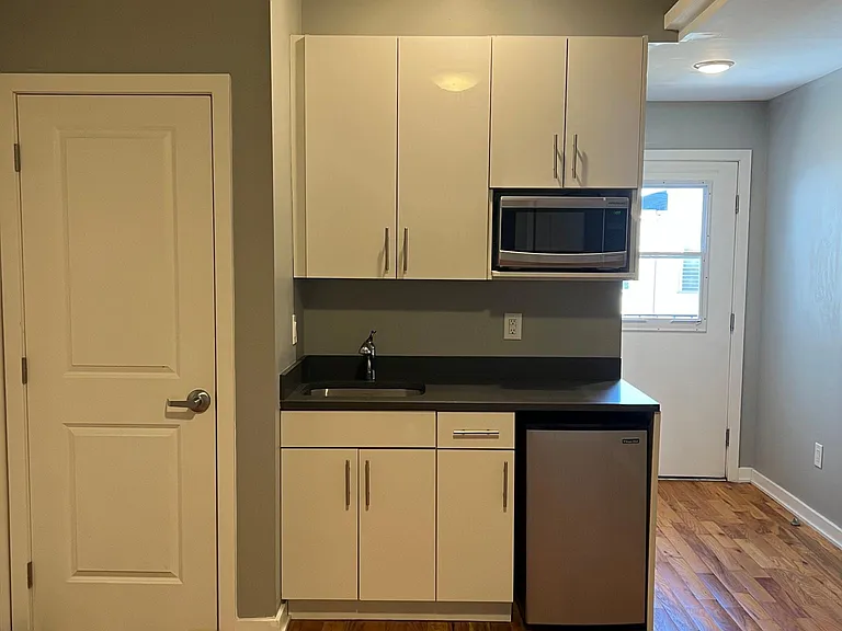 535 N Budd St #E3 — Photo 10