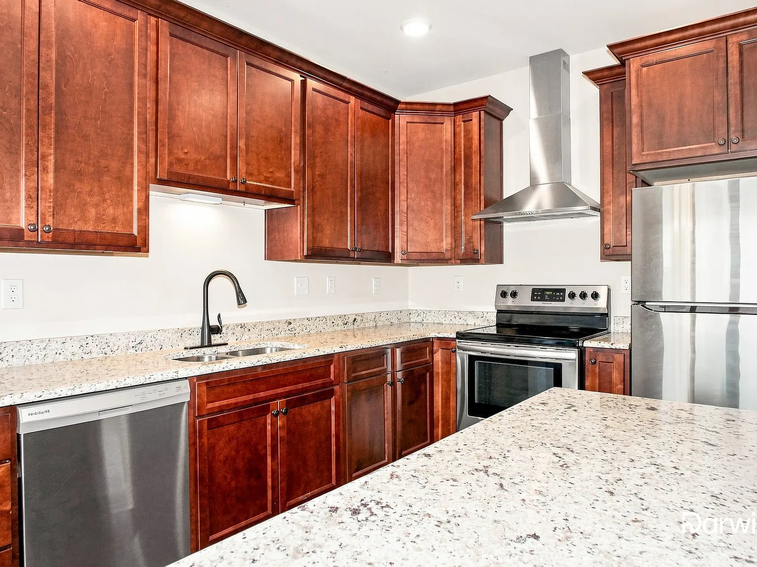 4 bed, 2.5 bath, 2115 sqft, $2,060 — Photo 3