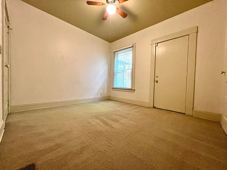 Stunning Vintage 2 Bed 1 Bath in NW 23rd! — Photo 18