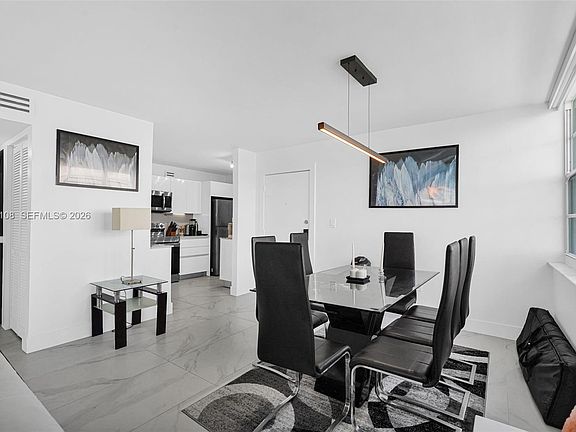 3rd image of 2016 Bay Dr APT 808