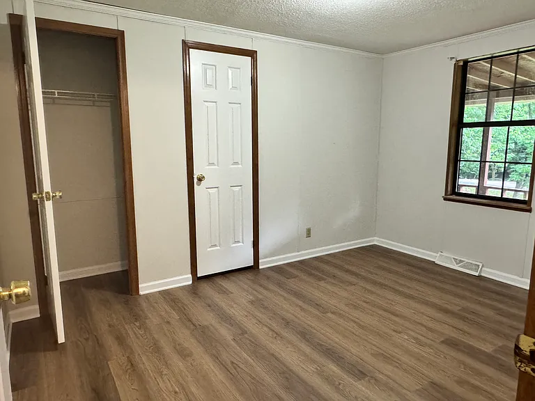 9700 Beatties Ford Rd — Photo 41