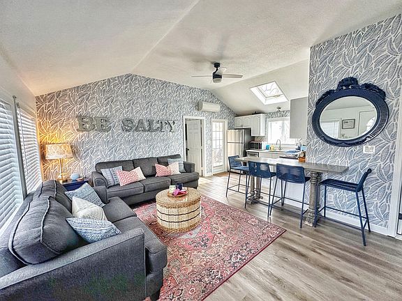 3rd image of 186 Seaview Avenue UNIT 3