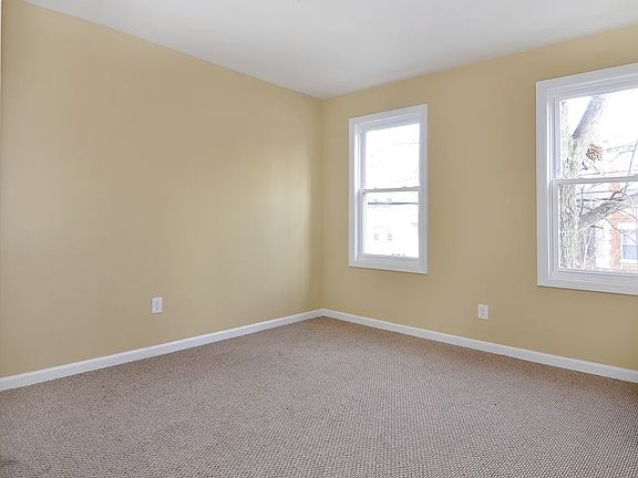 3rd image of 619 Baker Ave