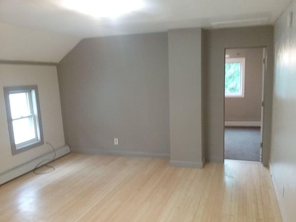 5th image of 683 Magnolia Ave E #2