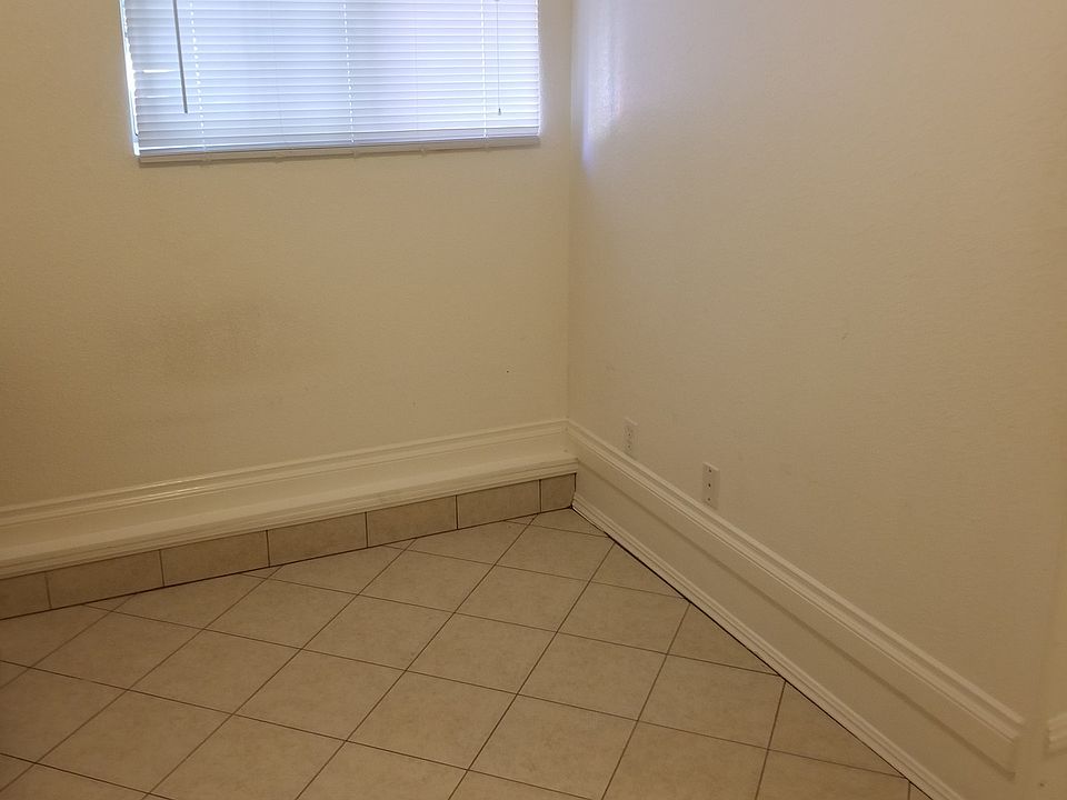2nd image of 649 Knoll Dr