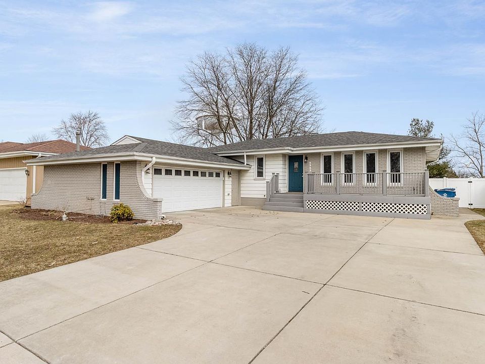 1st image of 2343 W Hickory Dr