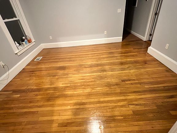 3rd image of 140 Spring St