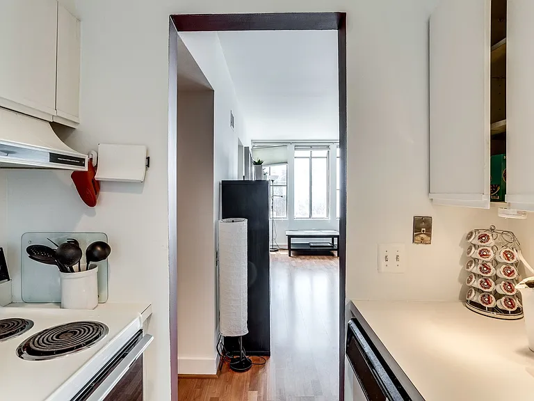 1842 California St NW #13B — Photo 11