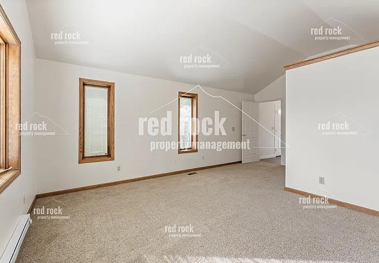 402 E Baldwin Ave — Photo 13