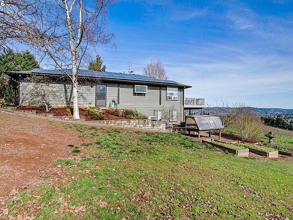 5th image of 20810 NE Overlook Dr