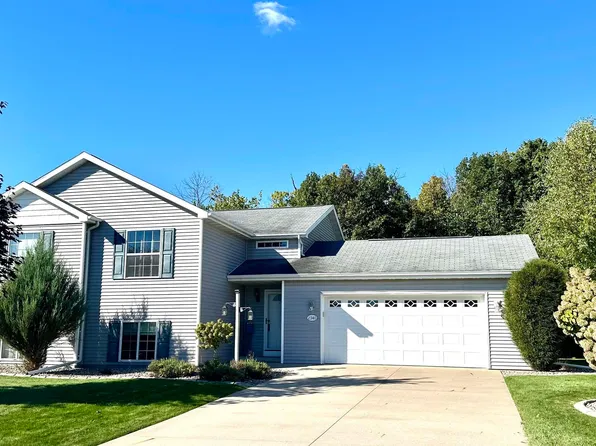 2340 Ladybird Dr, Neenah, WI 54956