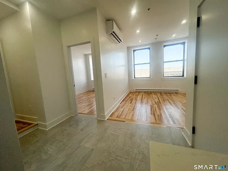 207 Bank St #202 — Photo 8