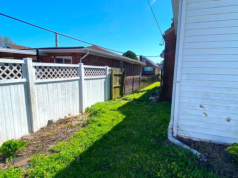 4547 Bessie Ave — Photo 20