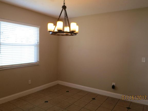 5th image of 723 8th Ave S