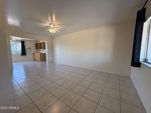3rd image of 11815 N HILLCREST Drive