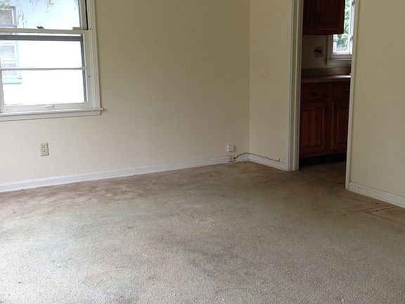 4th image of 1351 Cory Dr