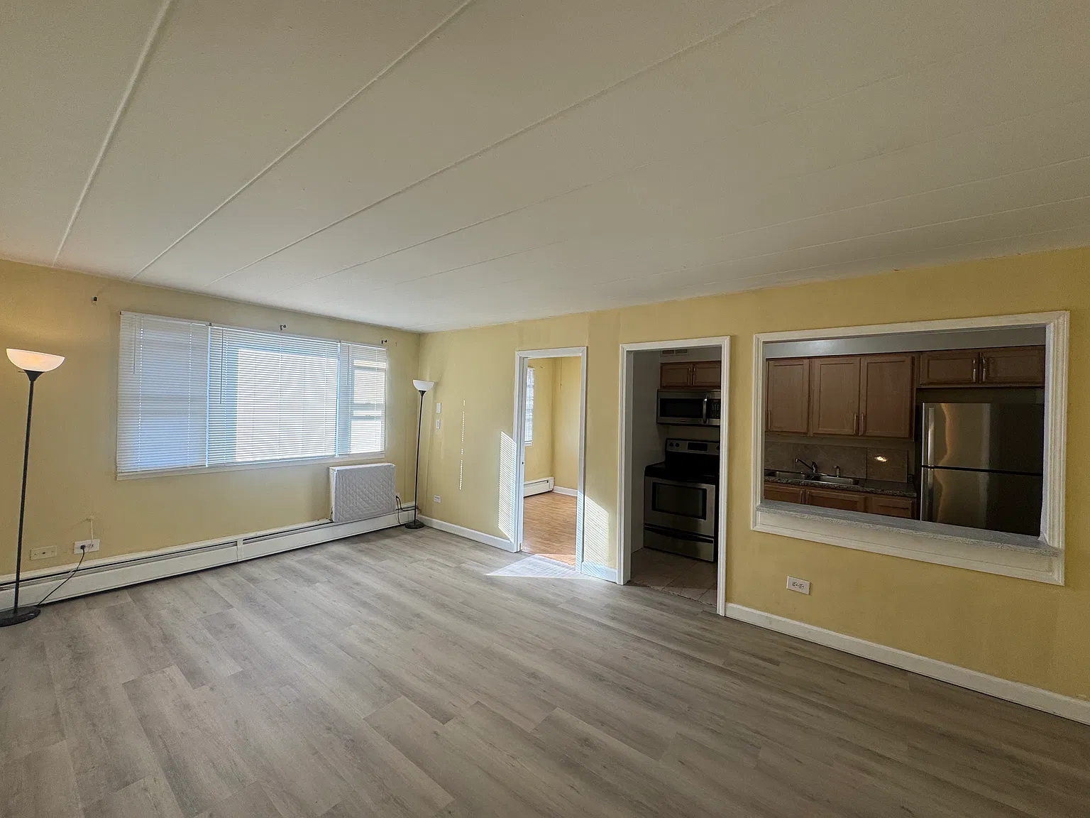 2 bed, 700 sqft, $1,380 — Photo 4