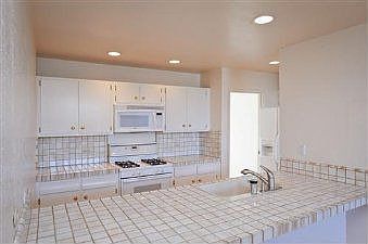 Kitchen :: 505 Starboard Dr.
