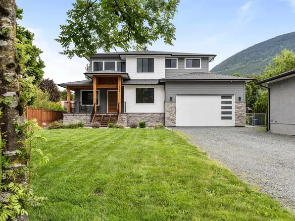 4464 Community St, Chilliwack, BC V2R 5C9