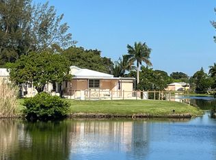 2207 Summit Blvd, West Palm Beach, FL 33406