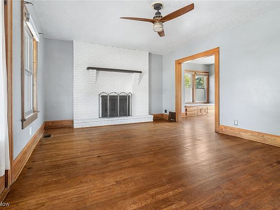 5th image of 516 N Walnut St