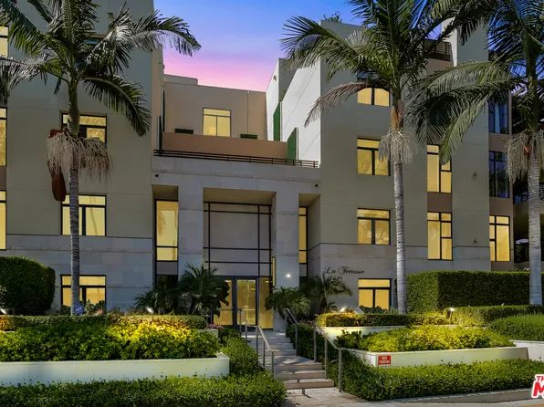 447 N Doheny Dr APT 303, Beverly Hills, CA 90210