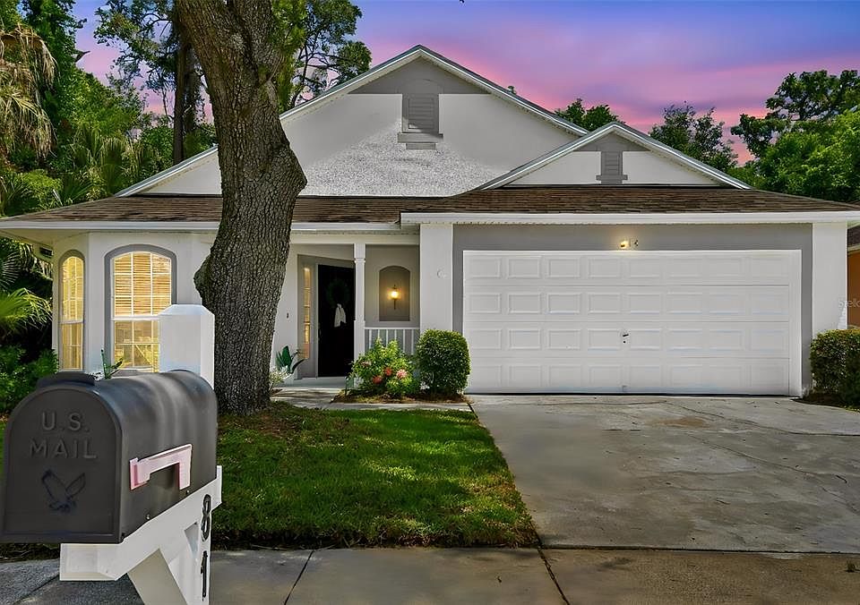 1st image of 814 MOONLIT LANE