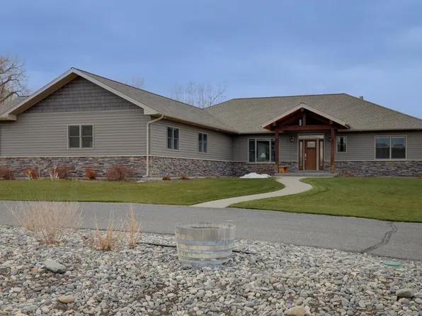 3 Chickadee Dr, Cody, WY 82414