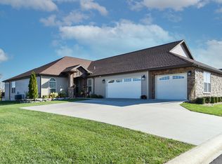 92 Mountain View Ct, Reeds Spring, MO 65737