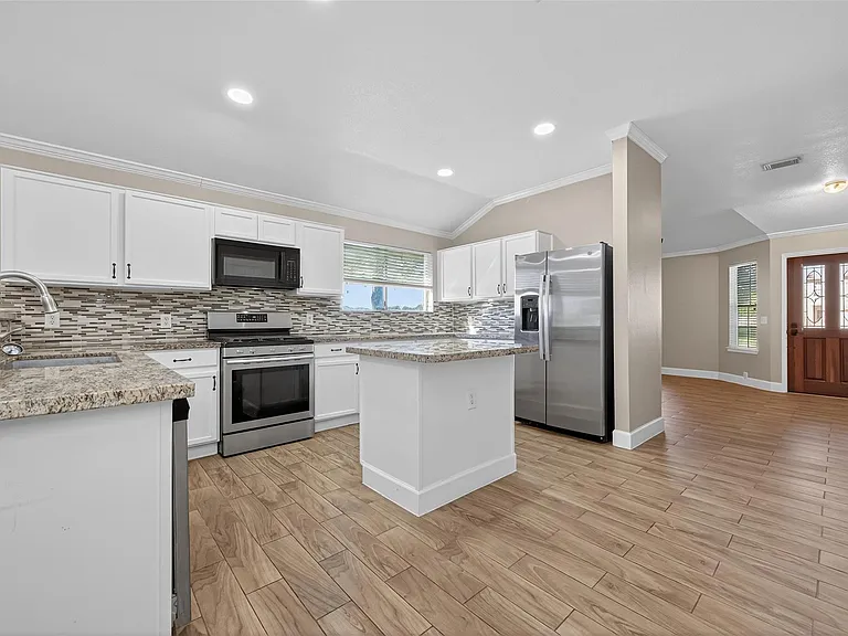 21215 Barker Canyon Ln — Photo 8