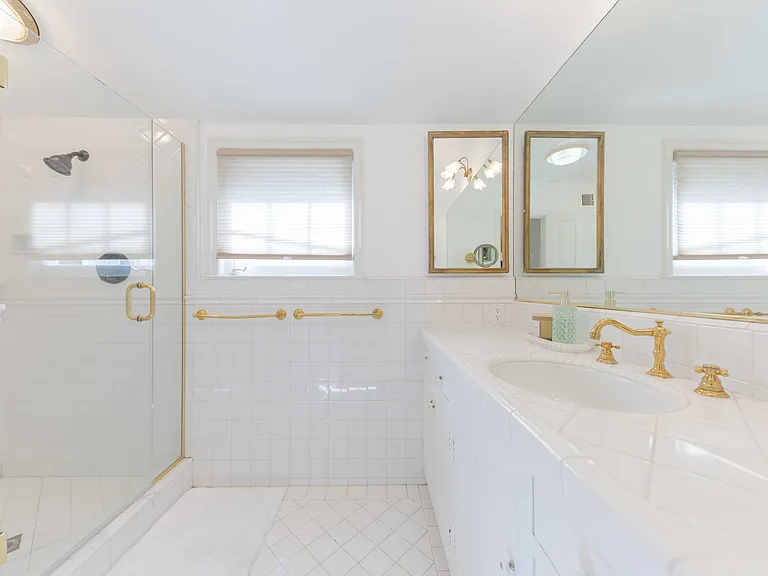 2150 S El Molino Ave — Photo 31