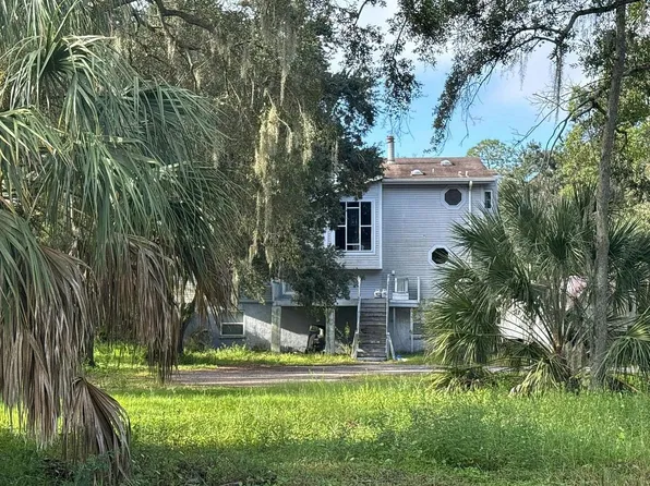 1010 Gilford St, Oldsmar, FL 34677
