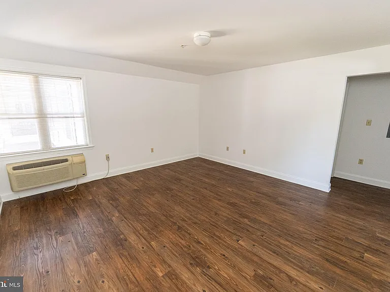 804 Travers St #2 — Photo 6