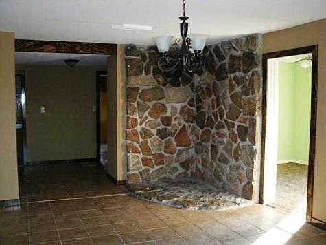 5th image of 90 Heritage Ln