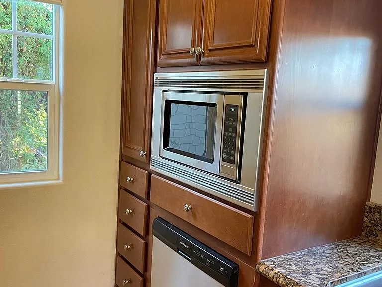 113 Lucy Ln — Photo 8