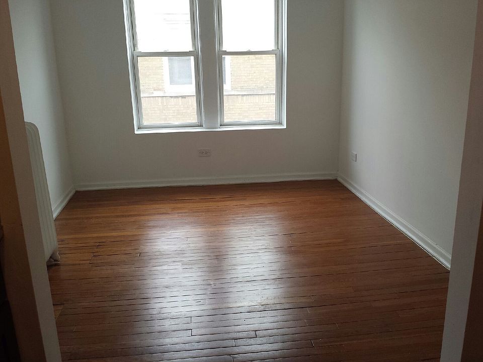 2nd image of 685 1/2 W Wrightwood Ave APT 3E
