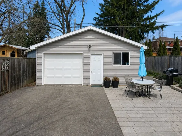 404 Nelson St, Brantford, ON N3S 4E8