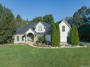 3440 Eagle Valley Ct, Howell, MI 48843