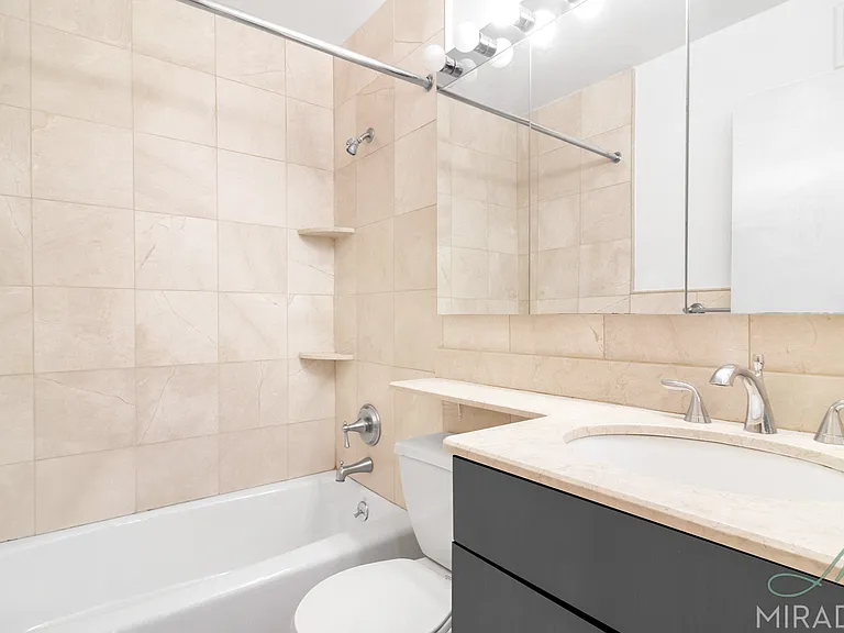 330 E 39th St #10M — Photo 5