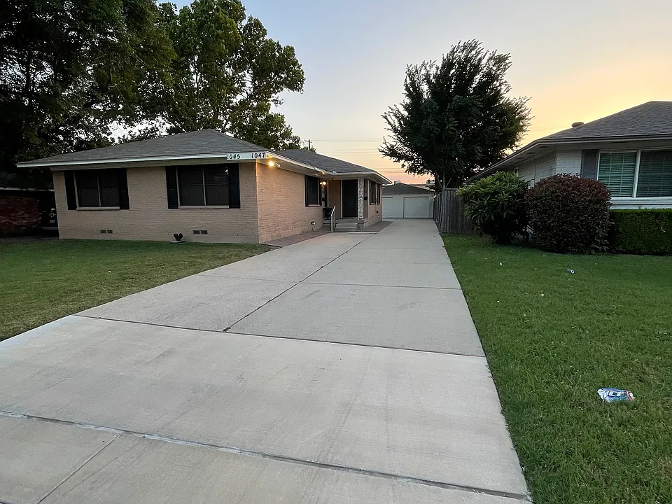 1045 Custer Rd